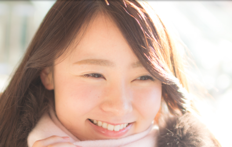 笑顔の歯科医師